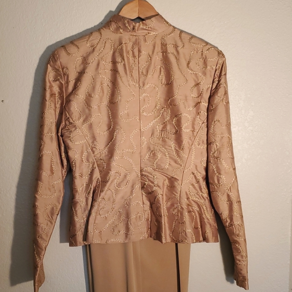 ⭐️DANA BUCHMAN GOLD ORNATE JACKET SILK  ⭐️ SIZE 12 EXCELLENT  CONDITION - Picture 3 of 6